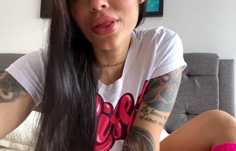 Lara Henao nude star pic