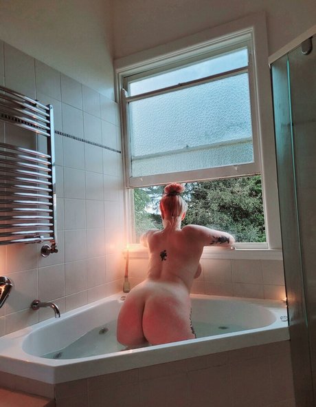 Audrey Jones hot star image