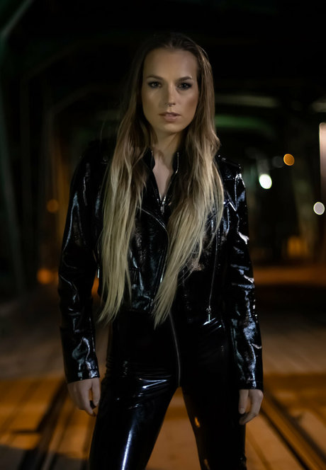 Lady Annabelle nice model photo