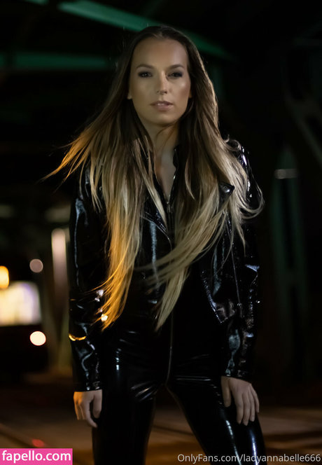 Lady Annabelle model exclusive img