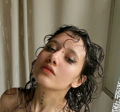 peaublue nude model images