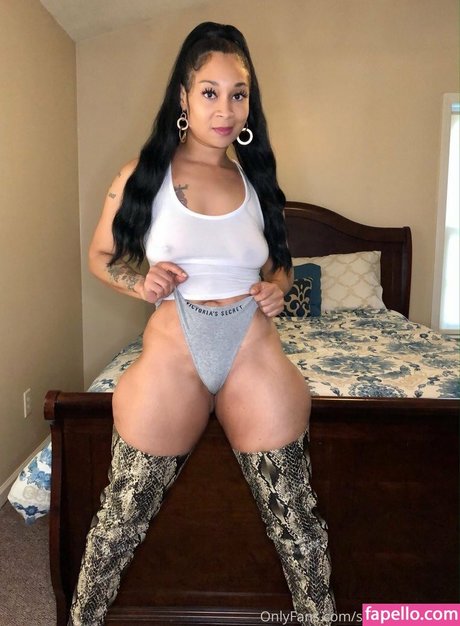 Shawnamichelle nude model photo