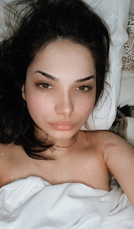 egirlmac model erotic images