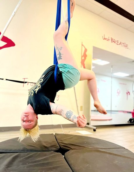 Skeletons twin star pornographic img