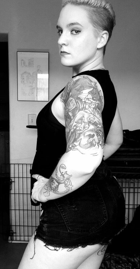 Skeletons twin exclusive star gallery