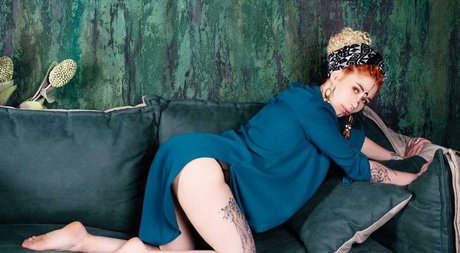 Rock it Kelly hot model img