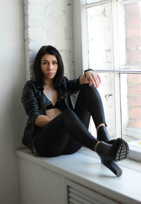 Rock it Kelly model hot photos