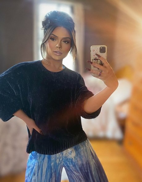 Imogen Loxley pornstar erotic picture