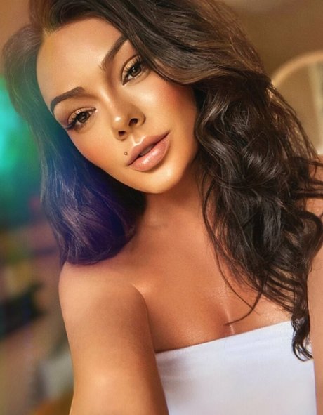 Imogen Loxley profile pic