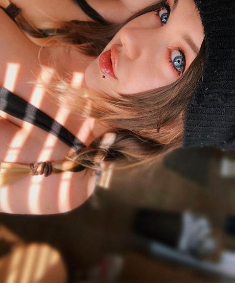 eileenexy hot pornstar photos