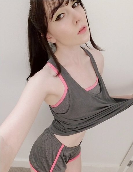 Foxxit model beautiful img