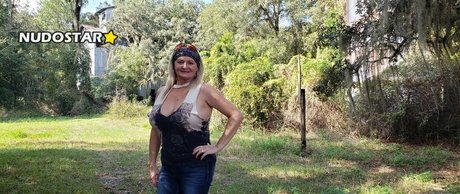 hotwifetara erotic pornstar photo