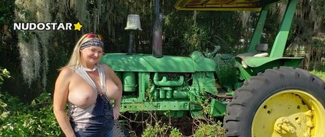 hotwifetara hot star photos