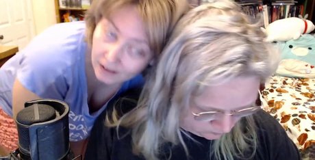 Avalon Zuercher beautiful model img