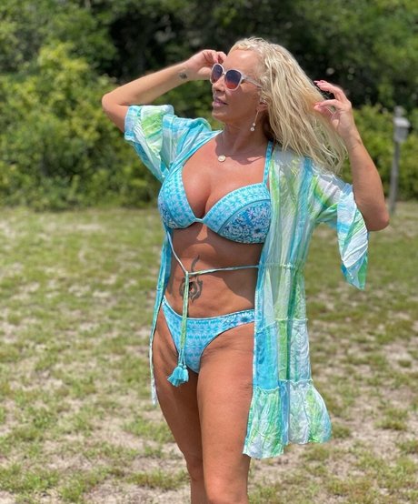 MelissaLee naked star galleries