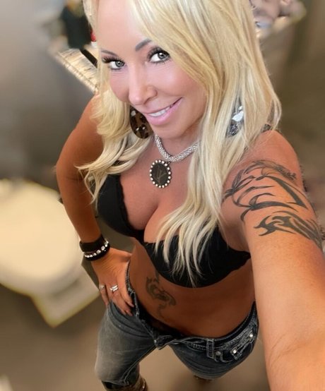 MelissaLee art star photo