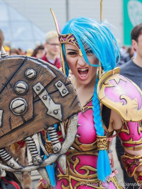 Arty Fakes thumbnail