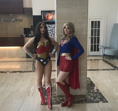 Arty Fakes star nudes photos