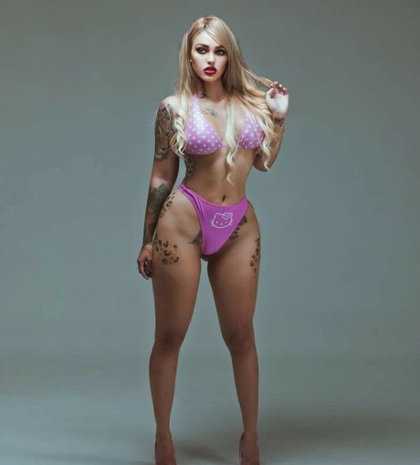 Mirciadoll model erotic photos