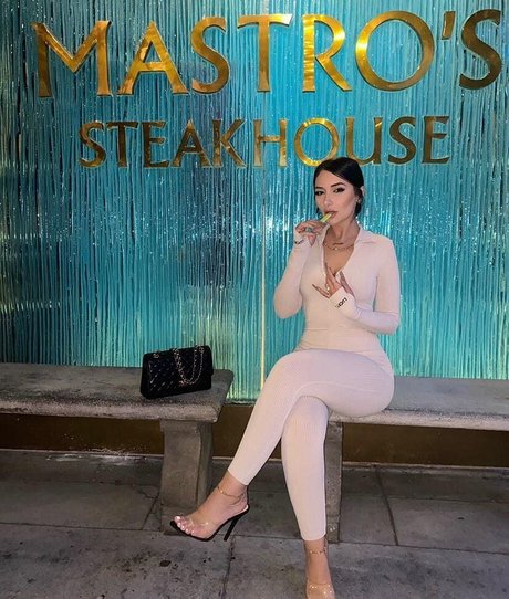 FeetByJo star erotic photos