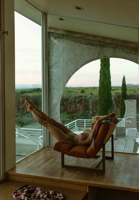 Marilyn Milk model perfect picture