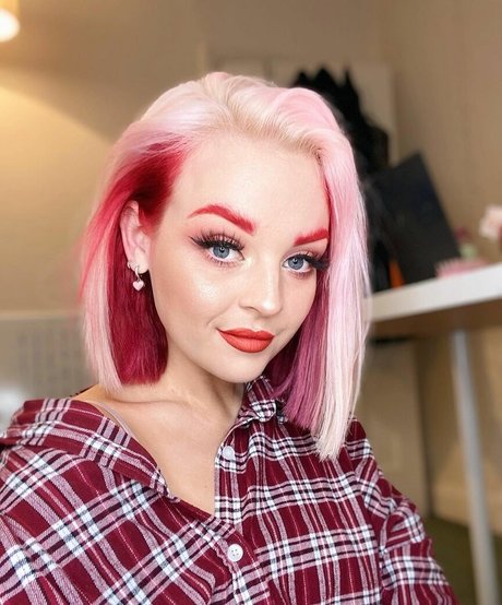 Emily Rose Perrin model porn images