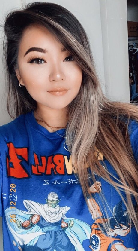 Missthi2 model naked gallery