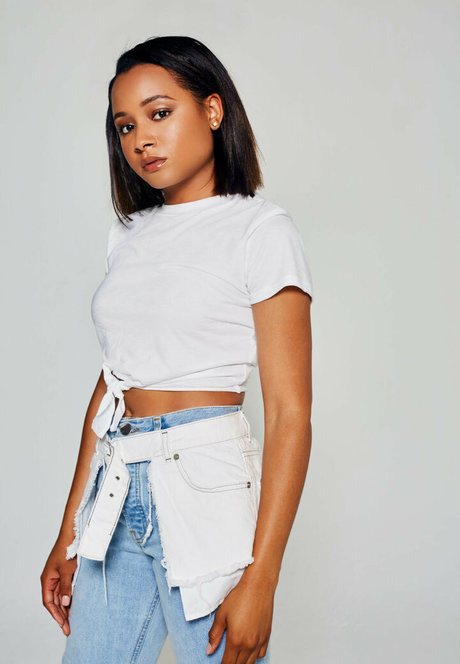 Rhyon Nicole Brown star beautiful img