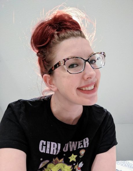 Everyloginistaken model perfect img