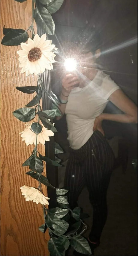 Trippyyjellyfish beautiful model photo