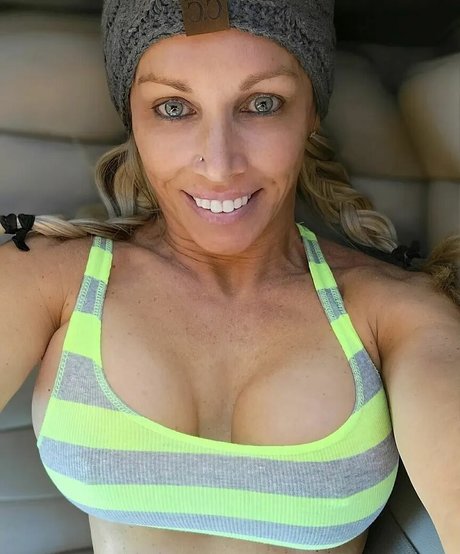 SouthernStyle Chick erotic model images