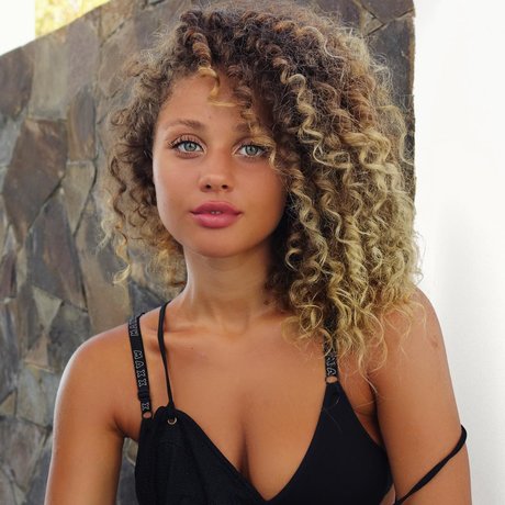 Ceira Mi Lunasa model top image