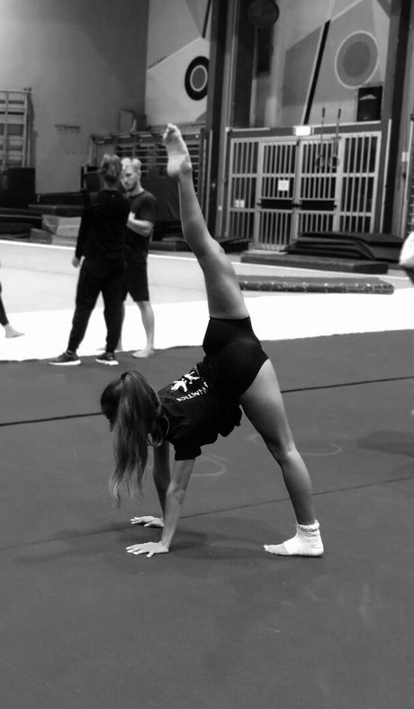 Lia Barlev nudes actress photo