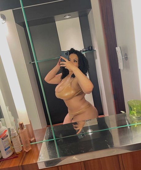 Tanya Mayenge pornstar perfect image