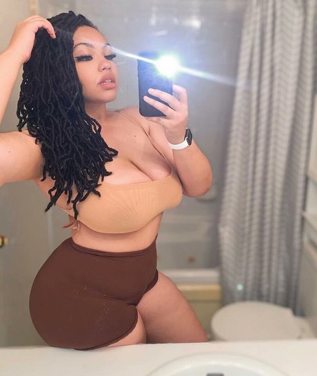 Tanya Mayenge sexy pornstar photo