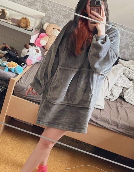 famous onlyfans pretty images