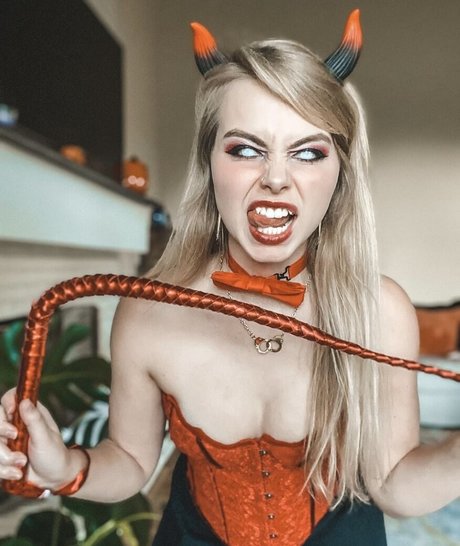 HalieeandKendra pornstar erotic photos