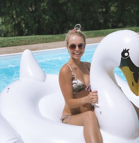 HalieeandKendra model xxx photos