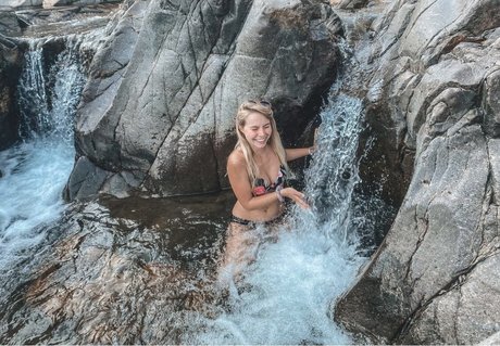 HalieeandKendra exclusive star images