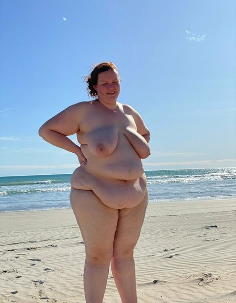 plus sizemum sexy actress image