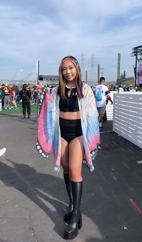 viavmber naked actress photos