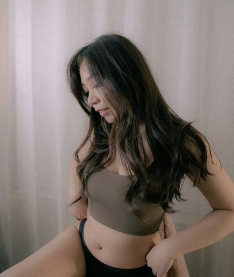 viavmber nudes model pics