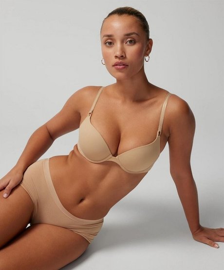 Elle Smith model beautiful image