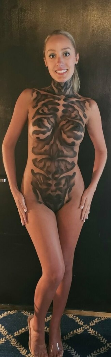 daynaknight702 naked star pic