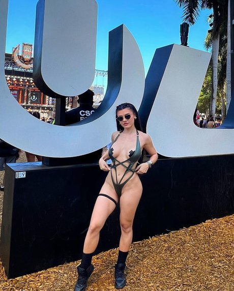 Eceozbudak naked model archive