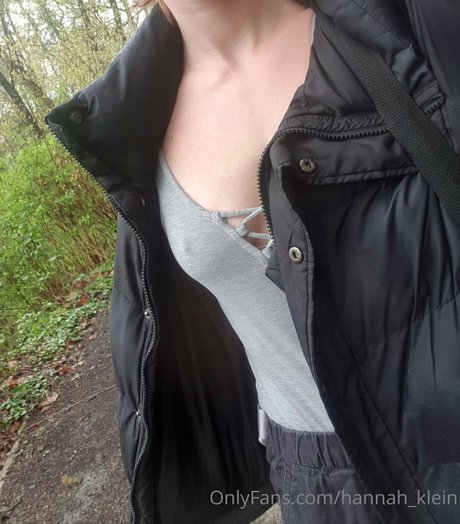 Hannah Klein pretty model picture