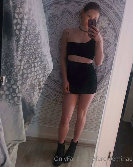 Hannah Klein art star image