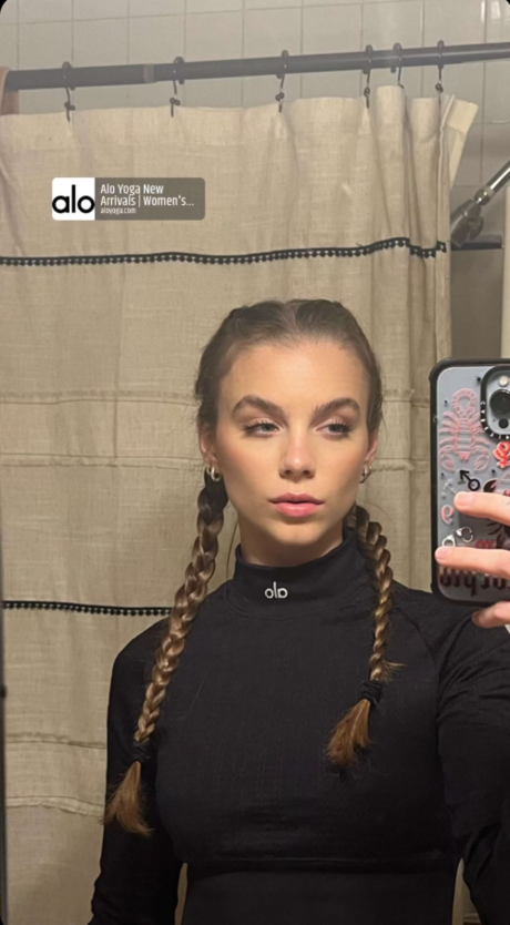 Anna Shumate art model image