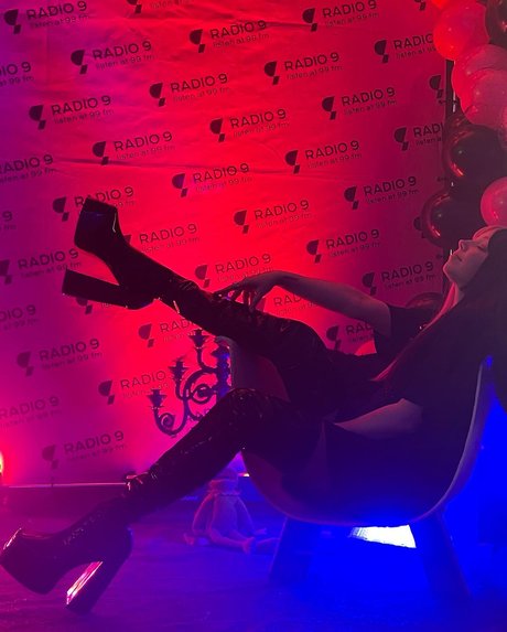 Malvinamoney nude model photos