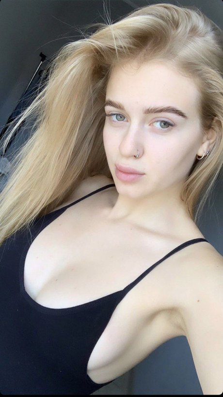 Vlada Dobryak pornstar perfect img